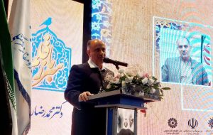 مفاخر را باید در زمان حیاتشان شناخت و تجلیل کرد مفاخر را باید در زمان حیاتشان شناخت و تجلیل کرد