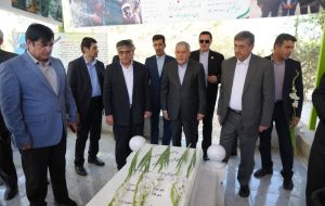 با حضور وزیر میراثفرهنگی، گردشگری و صنایع دستی: گلزار شهدای خرمآباد غبارروبی شد با حضور وزیر میراثفرهنگی، گردشگری و صنایع دستی: گلزار شهدای خرمآباد غبارروبی شد