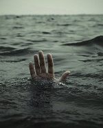 جانباختن نوجوان ۱۶ ساله در رودخانه «کاکارضا» خرمآباد جانباختن نوجوان ۱۶ ساله در رودخانه «کاکارضا» خرمآباد