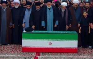 نماز پسر بر پیکر پدر