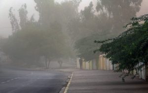 باد شدید و گردوخاک در راه لرستان