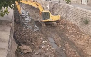 آغاز عملیات لایروبی و ساماندهی رودخانه‌های کرگانه خرم‌آباد در محدوده نگارستان